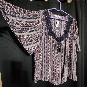 Maurices+ Print Blouse with Crochet Neckline in front in size 3